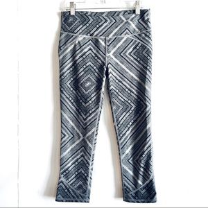 Fabletics Gray Geometric Cropped Leggings